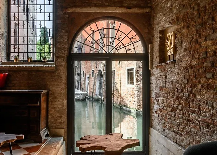 Appartement Window On *